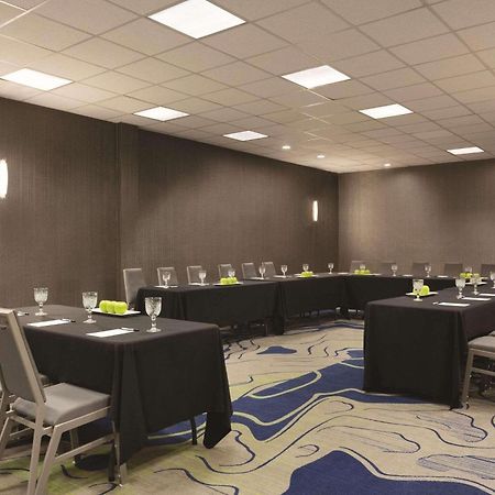 Radisson Hotel McAllen Airport Buitenkant foto