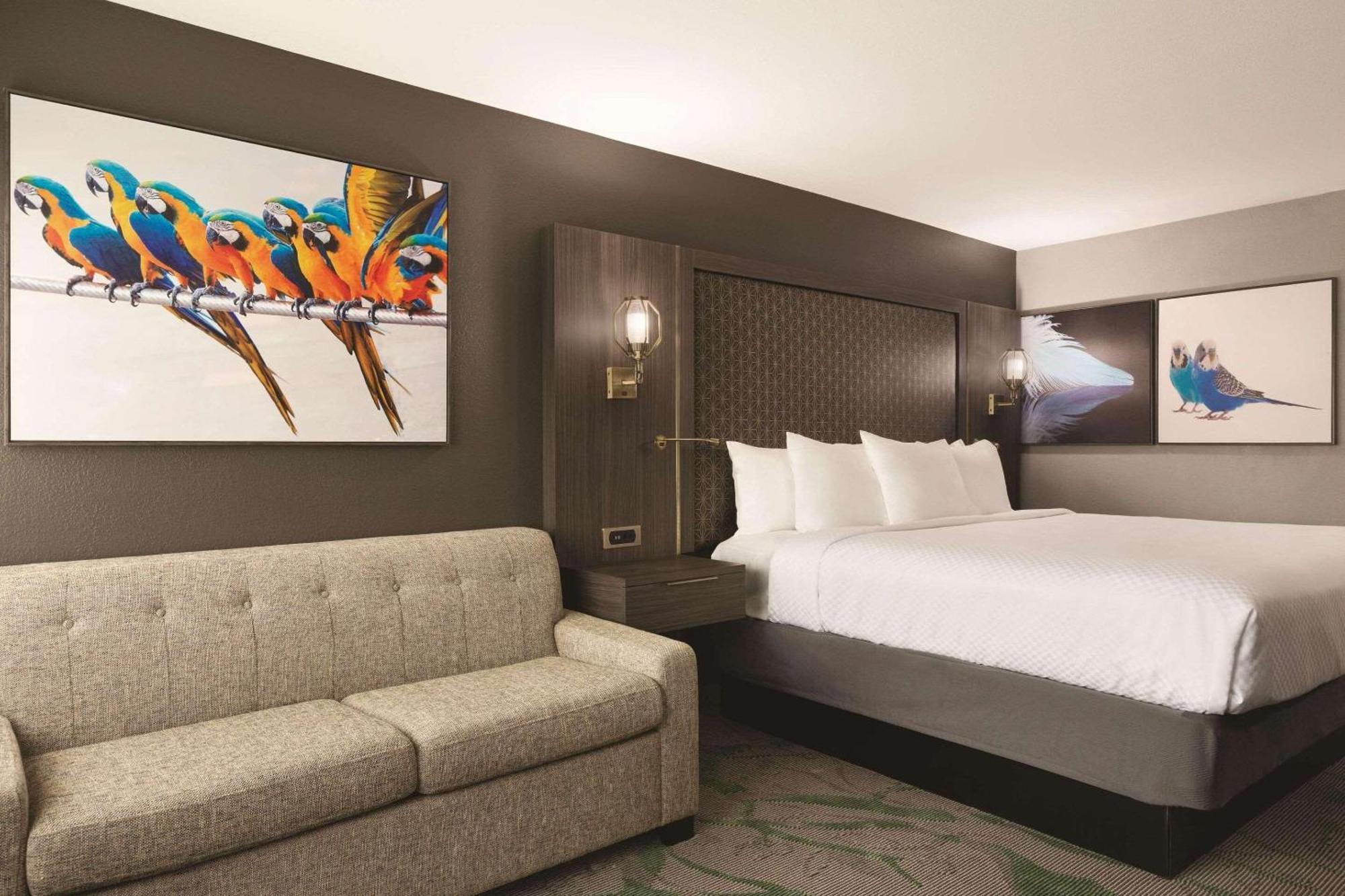 Radisson Hotel McAllen Airport Buitenkant foto