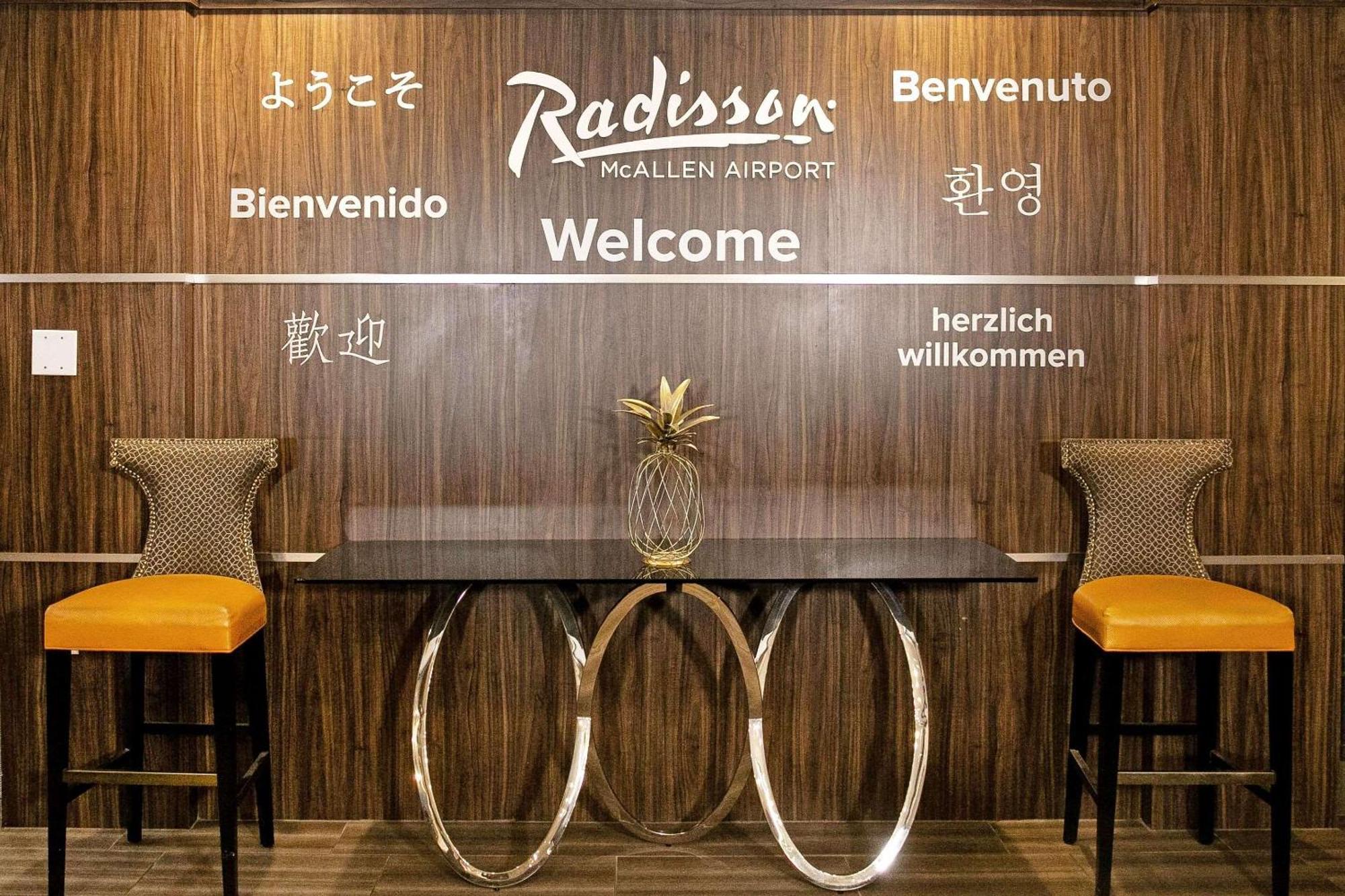 Radisson Hotel McAllen Airport Buitenkant foto